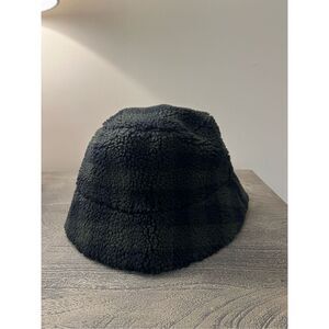 COS TEDDY BUCKET HAT